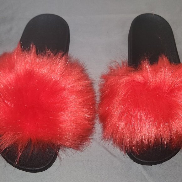 Ladies Slippers - Picture 1 of 4